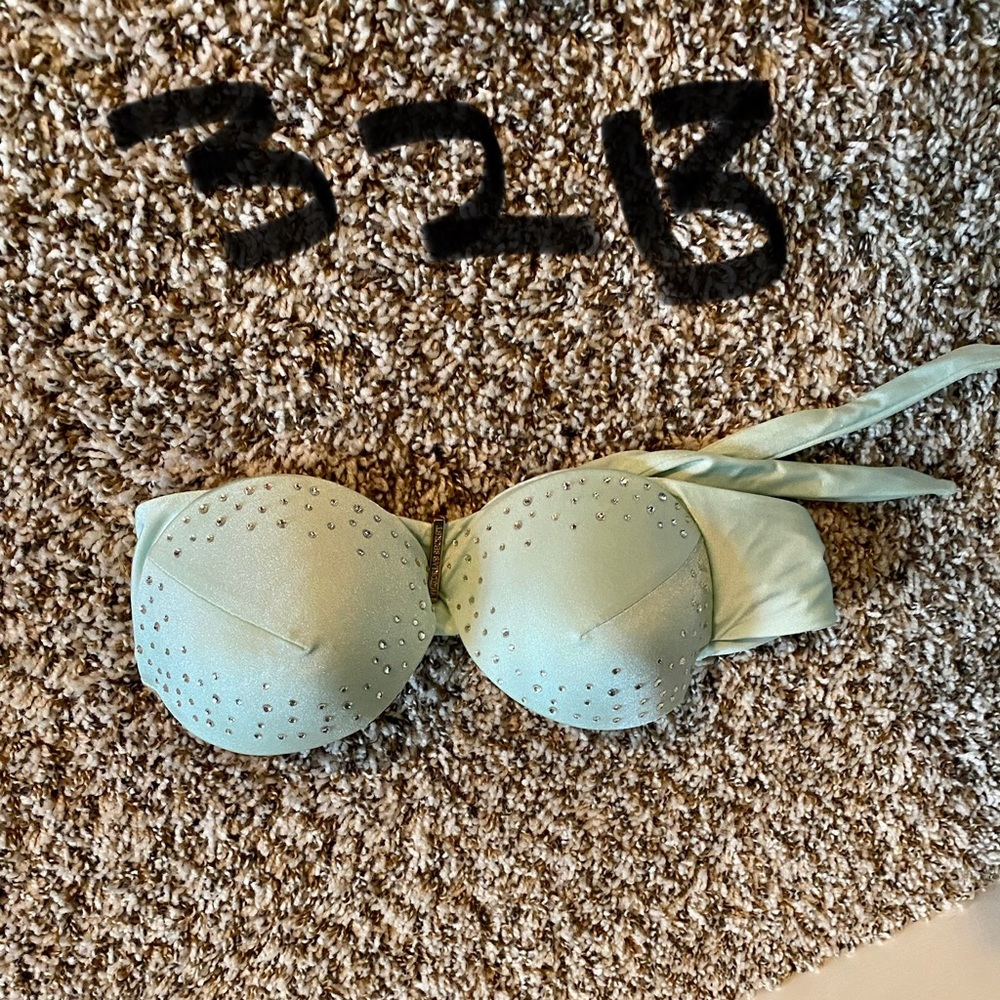 Victoria’s Secret bikini top